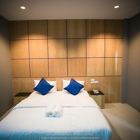 Hobby Hotel Uttaradit Extérieur photo