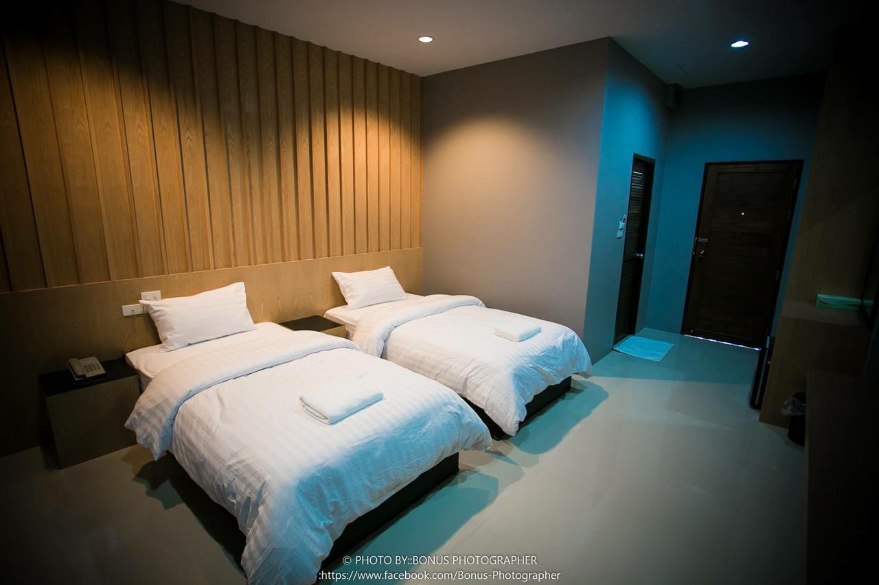 Hobby Hotel Uttaradit Extérieur photo