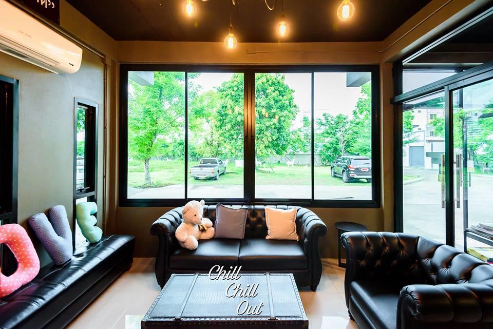 Hobby Hotel Uttaradit Extérieur photo